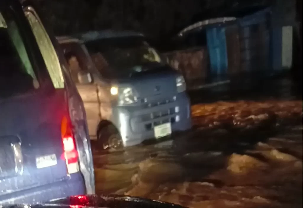 Calabar Floods After Heavy Rainfall (VIDEO)