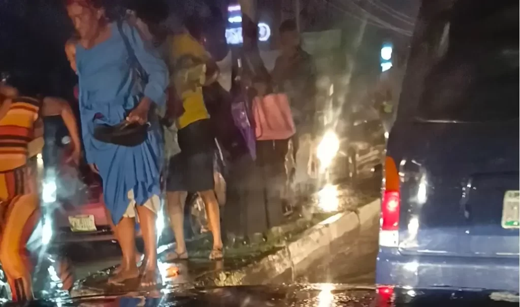 Calabar Floods After Heavy Rainfall (VIDEO)