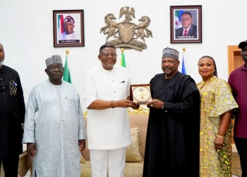 Cross River State Governor, Prince Bassey Otu, (3rd L), Chairman, Senate Ad-hoc Committee on East-West Road, Senator Abdul Ahmed Ningi (3rd R), Member of the committee, Senator Ikra Aliyu Bilbis (2nd L), Chief of Staff to the Governor, Hon. Emmanuel Irionbar (1st L), Clerk of the Committee, Ms. Foluke Ogunbayo (2nd R) and Cross River State Commissioner for works, Hon. Pius Ankpo, during a courtesy Call on Governor Otu in Calabar by the Senate Ad-hoc Committee on East-West Road Project - Tuesday 24/10/2023