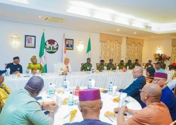 Gov Eno Urges A'Ibom Indigenes in Military Echelon to Support Dev't at Home, Celebrates Army Chief