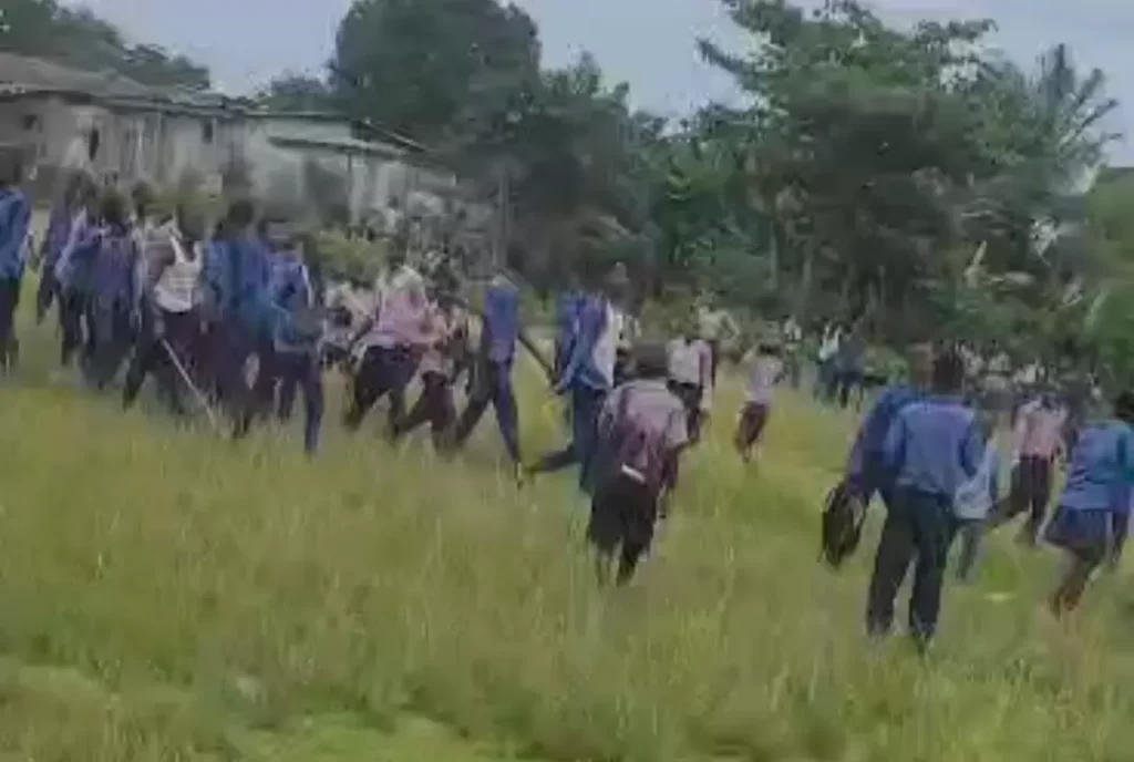 Another Gang War Erupts In Cross River Secondary School (VIDEO)