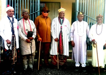 Obong of Calabar, His Eminence Edidem Ekpo Okon Abasi-Otu V, flanked by King Jaja of Opobo, His Majesty Dr Dandeson Douglas Jaja Jeki V, and other Traditional Rulers when South South Monarchs paid a solidarity visit to the former, Thursday 16th November 2023.