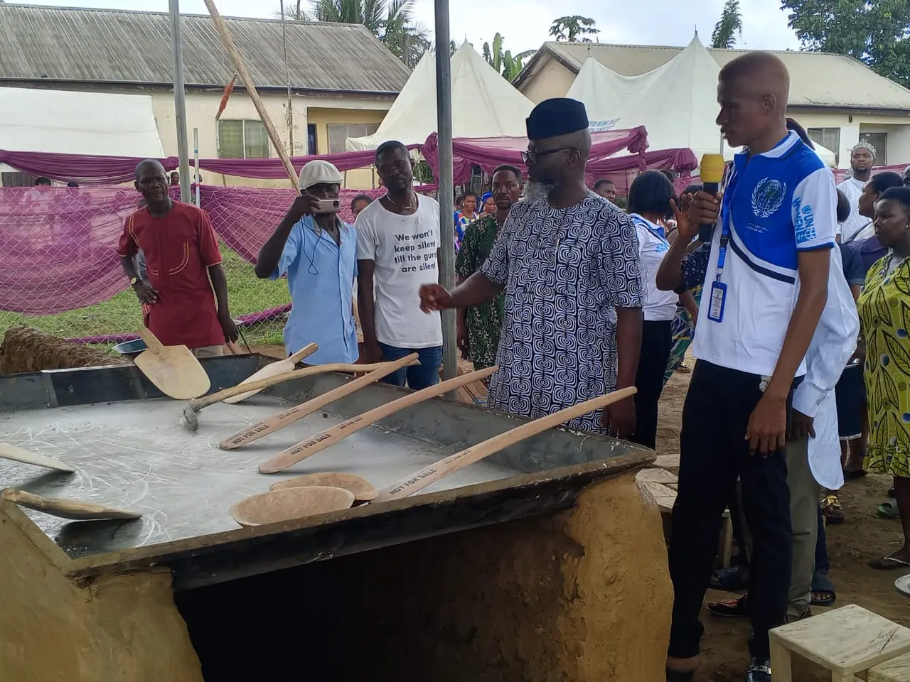 Senator Ita-Giwa inaugurates garri processing plant for Bakassi IDPs