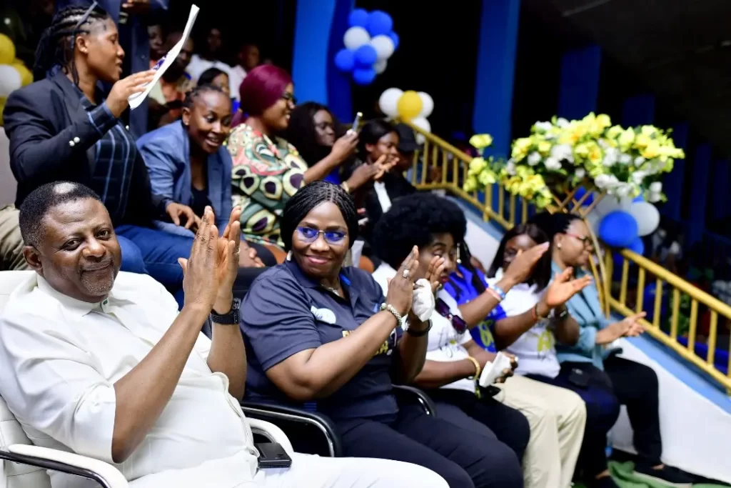 Market women honour Cross River Governor's wife at 60