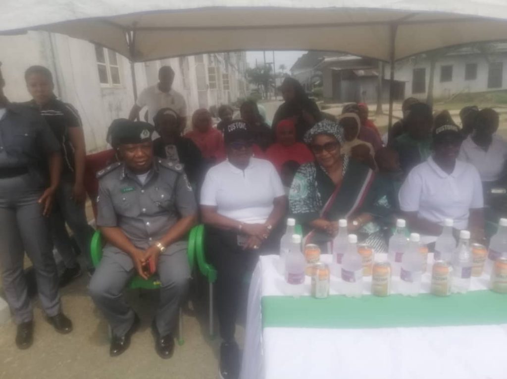COWA Onne Customs Command Distributes Palliatives in Rivers