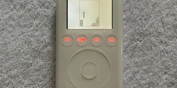 Apple's third-generation iPod prototype revealed