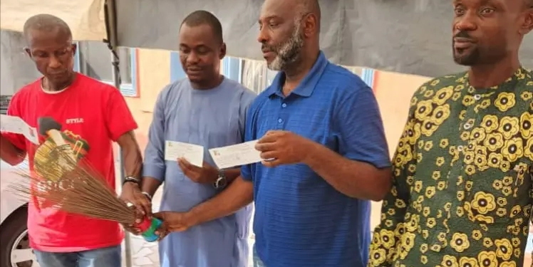 Secretary, Youth Leader, one other defect from PDP to APC in Cross River