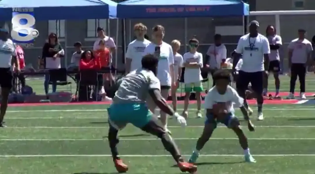 NFL star Tyreek Hill cooked by a kid during his youth football camp in Rochester