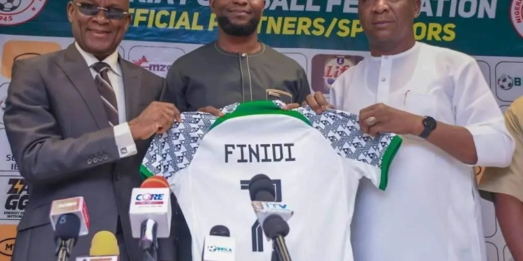 L-R: Sen. John Owan-Enoh, Minister of Sports Development; Finidi George, Super Eagles Coach