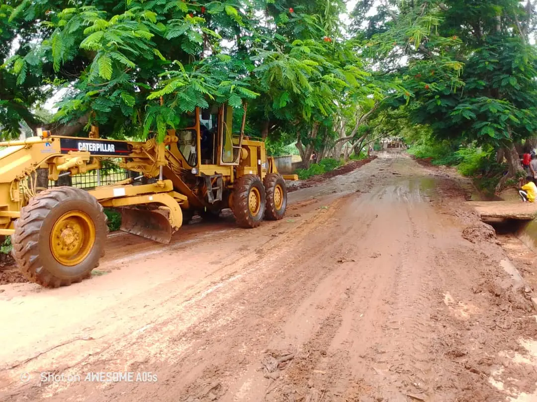 Gov Otu begins road rehabilitation in Ogoja