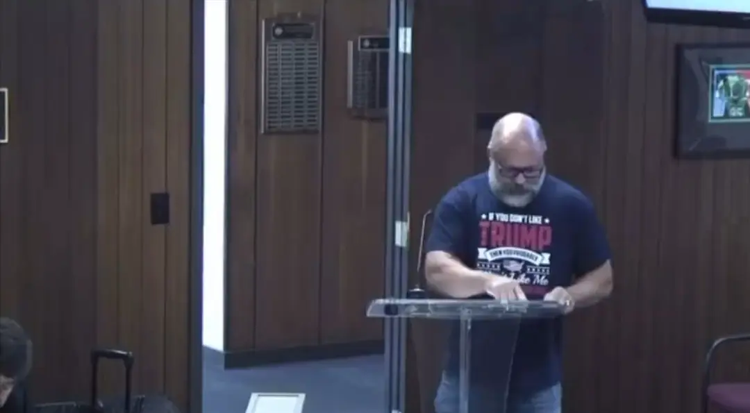 Moore County Schools board uncomfortable as parent reads from p**nogr*phic book available to students