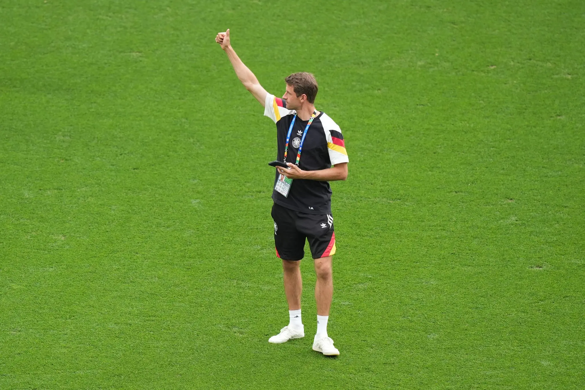 Thomas Müller retires from international football