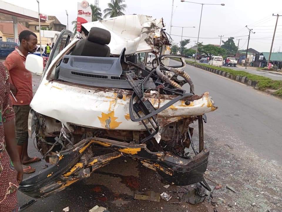 Man dies 4 months to wedding, leaves 1-year-old child behind in fatal car accident caused by truck packed by roadside in Calabar