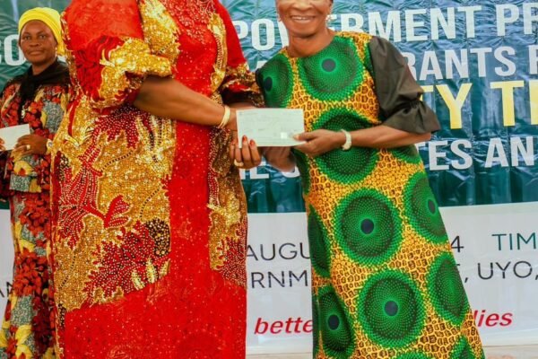 IMG 20240822 WA0021 First Lady Empowers 1000 Petty Traders In Akwa Ibom With N50,000 Each