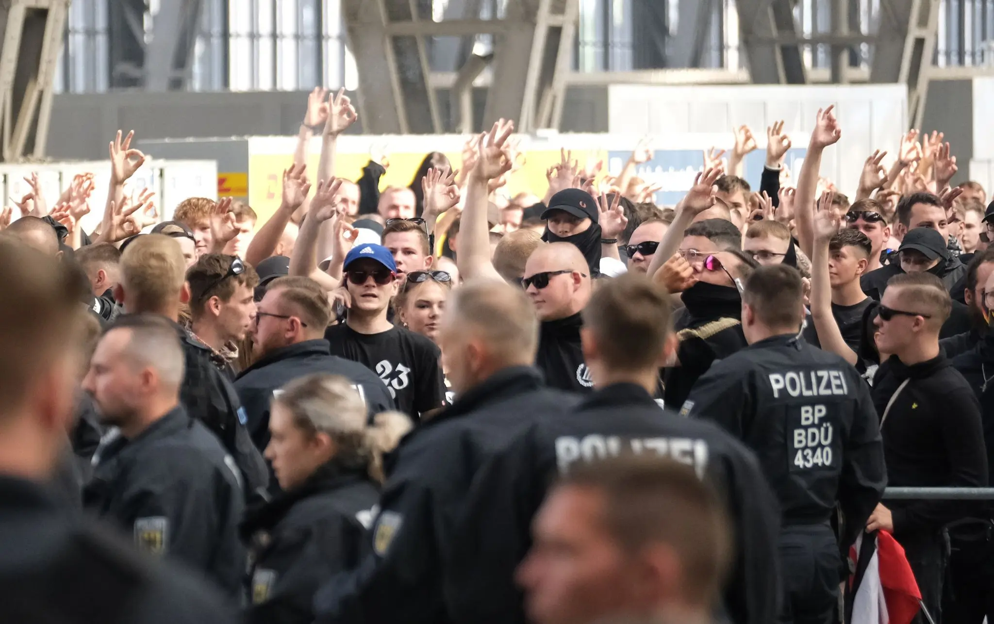 Short far-right-wing protest held at Pride event in Leipzig