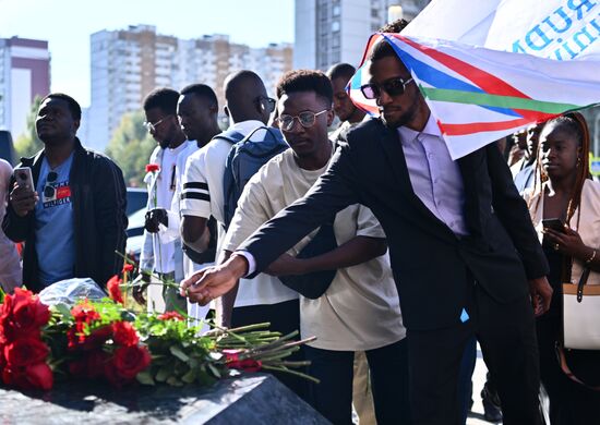 Russia unveils Nelson Mandela's monument in Moscow