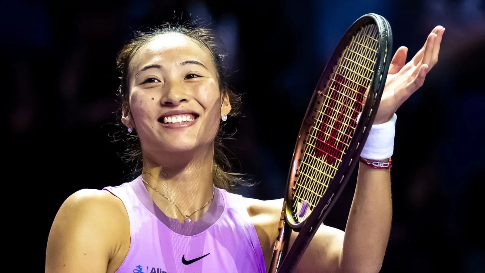 Qinwen Zheng Storms into WTA Finals Semifinals with Commanding Win over Jasmine Paolini