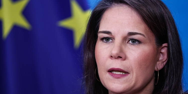 Baerbock offers German help in removing al-Assad's chemical weapons