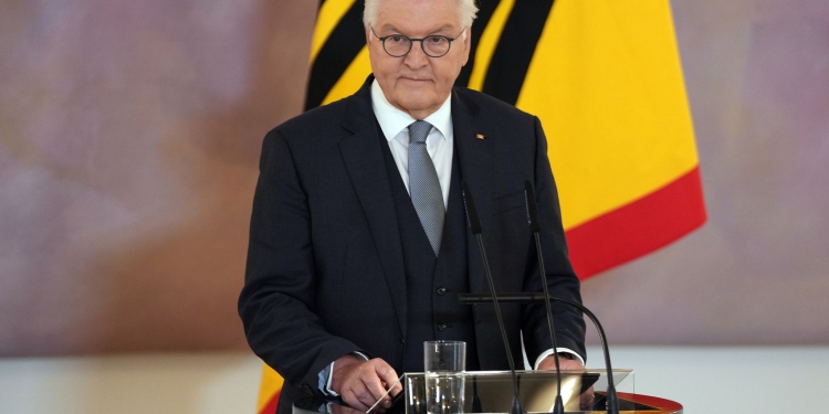 27 December 2024, Berlin: German President Frank-Walter Steinmeier speaks during a press conference. Steinmeier has announced the dissolution of the German Bundestag. as well as set the date for early elections on February 23. Photo: Soeren Stache/dpa