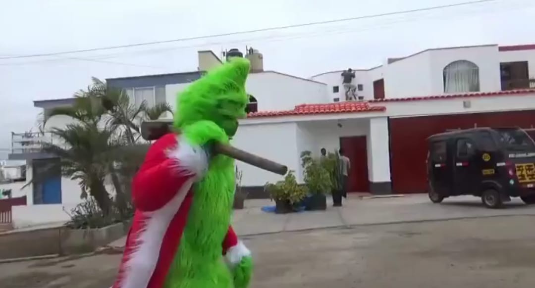 How Grinch Stole Christmas From Peruvian Drug Dealers