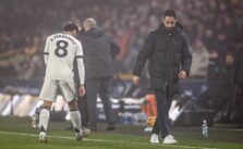 Manchester United Slump to Defeat at Wolves as Fernandes Sees Red
