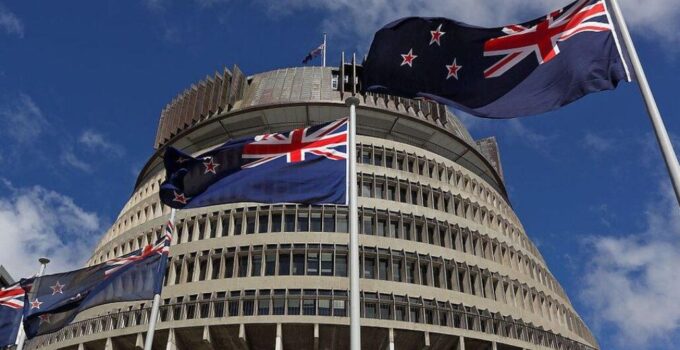 New Zealand Eases Visa Regulations, Permitting Remote Work for Tourists