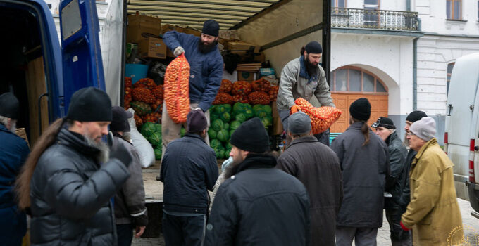 Significant Humanitarian Aid Arrives at Svyatogorsk Lavra, Refugee Sanctuary