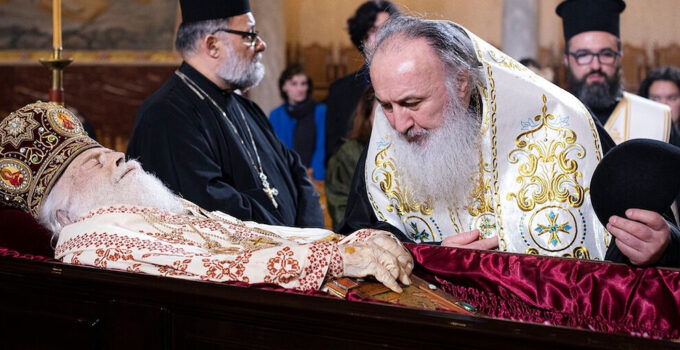 Orthodox Community Grieves the Burial of Archbishop Anastasios in Albania (+VIDEO)