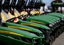 FTC and State Attorneys General Sue John Deere, Claiming Farmers Are Prohibited from Repairing Their Own Tractors