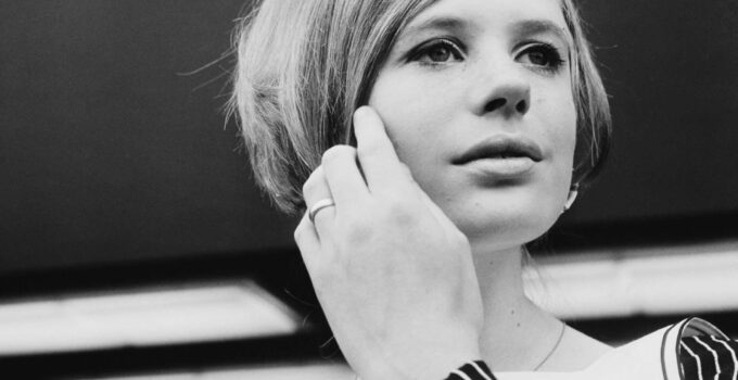 Marianne Faithfull, Iconic Rock Chanteuse and Inspiration to the Rolling Stones, Passes Away at 78