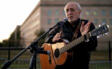 Peter Yarrow of the ’60s Folk Trio Peter, Paul and Mary Passes Away at 86