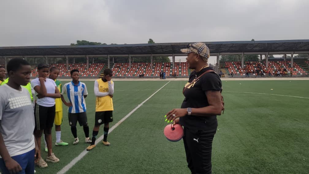 IMG 0031 Mercy Akide Offers Scholarship Opportunities to Nigerian Girls