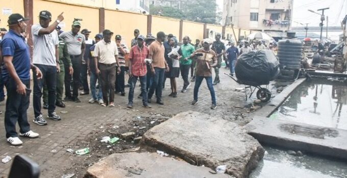 Government Gives Traders Under Lagos Bridge a 48-Hour Ultimatum