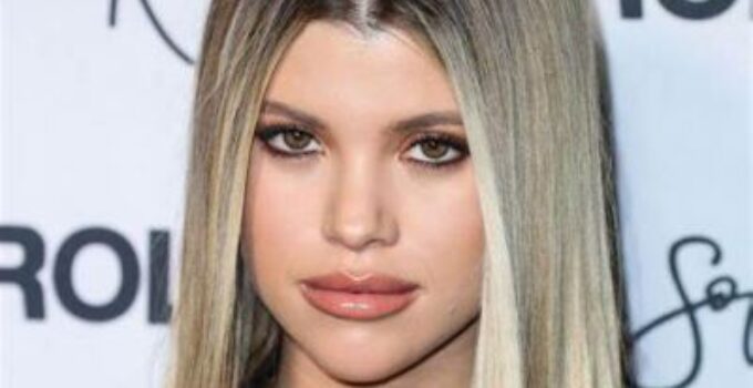 Who Is Sofia Richie? Biography, Net Worth, Social Media Presence, Age, and Relationship Status