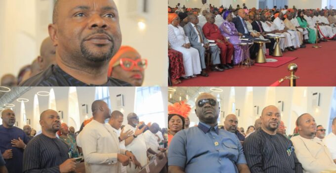 House Leader Joins Governor Eno for New Year Thanksgiving Service