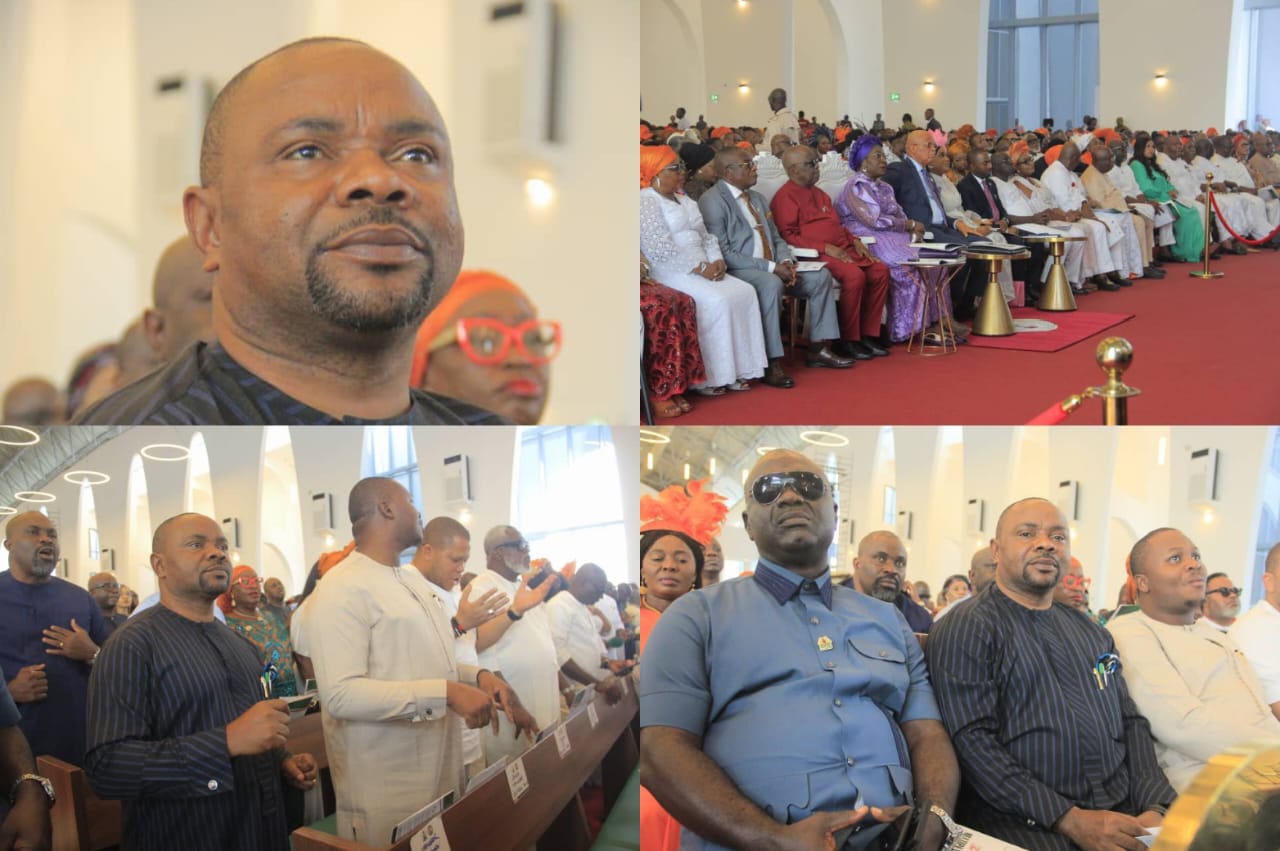House Leader Joins Governor Eno for New Year Thanksgiving Service