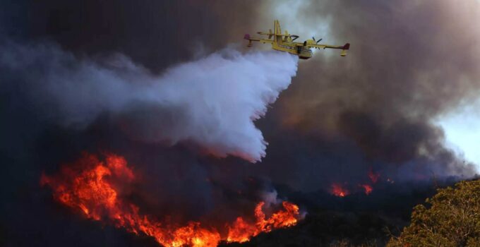 Videos/Pictures: Wildfires Ravage California, Leaving 5 Dead and 179,000 Under Evacuation Orders