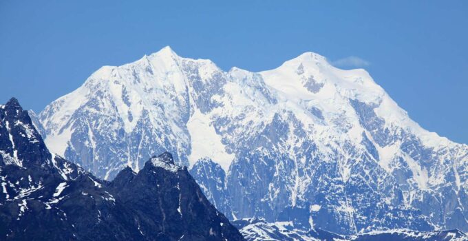 Trump Vows to Reinstate McKinley's Name for North America's Tallest Peak