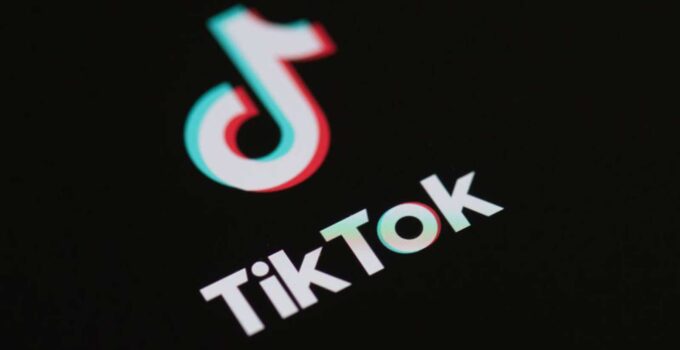 Trump Delays TikTok Ban, Allowing More Time for App to Secure Buyer