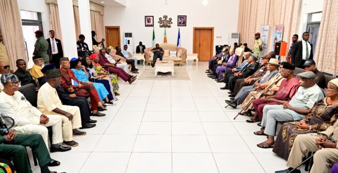 Gov Otu Engages Elders Forum on State Boundaries