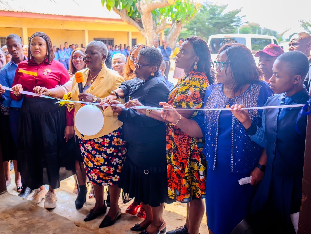 c7624d9a 1b10 4e50 ba36 47acbf5ef711 Akwa Ibom First Lady Gives Secondary School Facelift