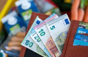 German Inflation Rate Climbs to 2.6% in December