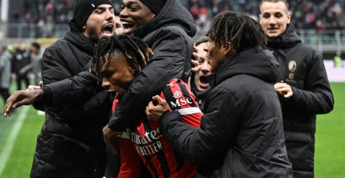 Samuel Chukwueze nets incredible last-minute goal to secure dramatic victory for Milan