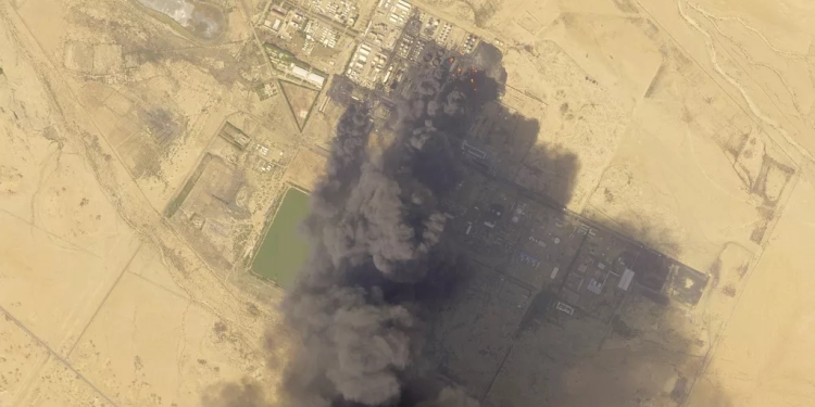 Oil Refinery Fire North of Khartoum Fuels Tensions in Sudan Conflict