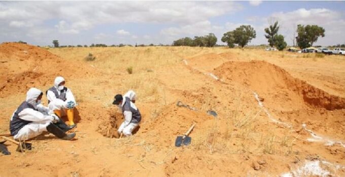 28 Migrants Discovered Dead in Mass Grave in Libya