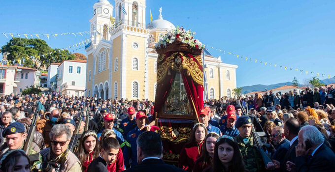 Thousands Gather to Celebrate the Miraculous Panagia Ypapanti Icon in Kalamata