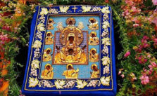 Prayers Held Before the Kursk Root Icon for Victims of California Fires