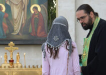 How Archpriest Peter Guryanov’s Cassock Helped Save a Girl from Suicide