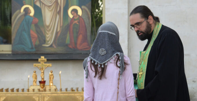 How Archpriest Peter Guryanov's Cassock Helped Save a Girl from Suicide