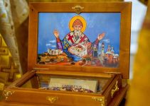 Greek Metropolitan of Corfu Donates Sacred Relic to Aid Persecuted Ukrainian Orthodox Church